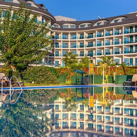 Commodore Elite Suites & Spa (Adults Only)-2